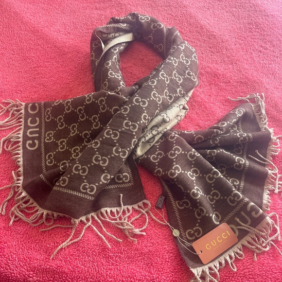 Gucci Cashmere/Silk New Scarf - Picture 1 of 5
